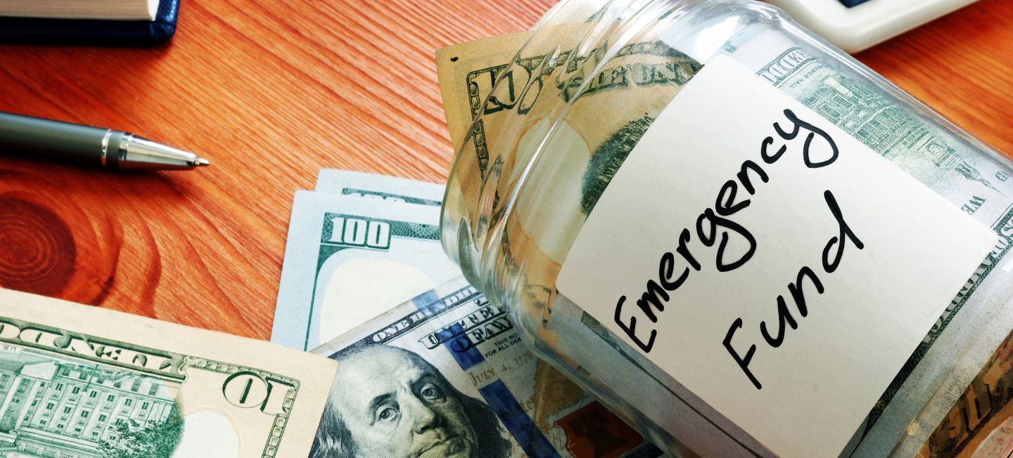 Graphic depicting emergency savings account.